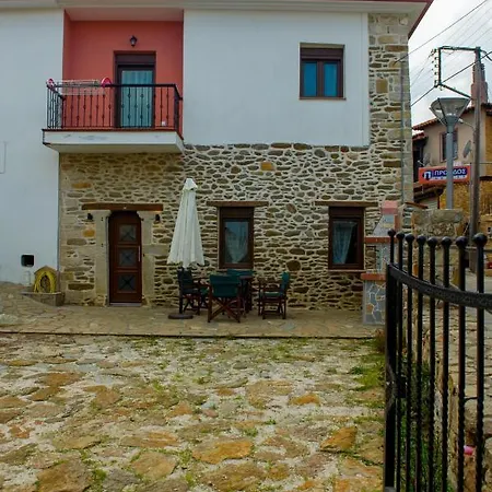 To Petrino Holidays House Metagkitsi Exterior photo